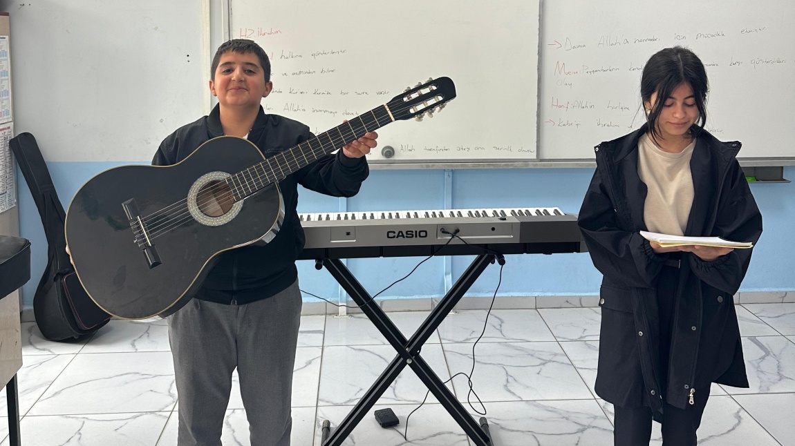 HEGİP(Hakkari Eğitimini Geliştirme ve İzleme Projesi)Enstrümanlarımızı Tanıyoruz ve Çalıyoruz Etkinliği
